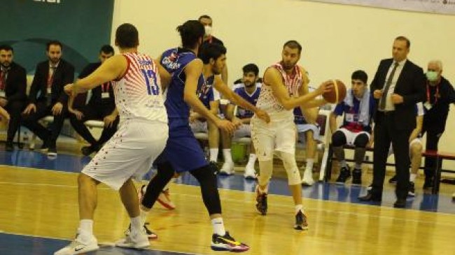 Büyükşehir Erkek Basketbol Takımı İstanbul Ekibini 63-57 Yendi