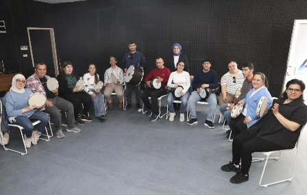 CREATOR: gd-jpeg v1.0 (using IJG JPEG v90), default quality