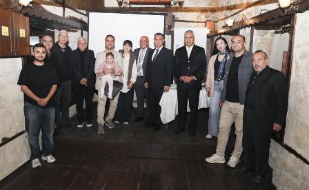 CREATOR: gd-jpeg v1.0 (using IJG JPEG v90), default quality