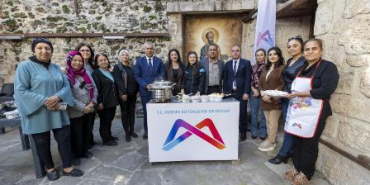 CREATOR: gd-jpeg v1.0 (using IJG JPEG v90), default quality