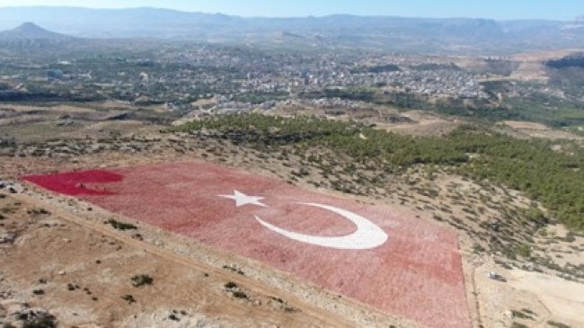 En Büyük Türk Bayrağı Boyanıyor